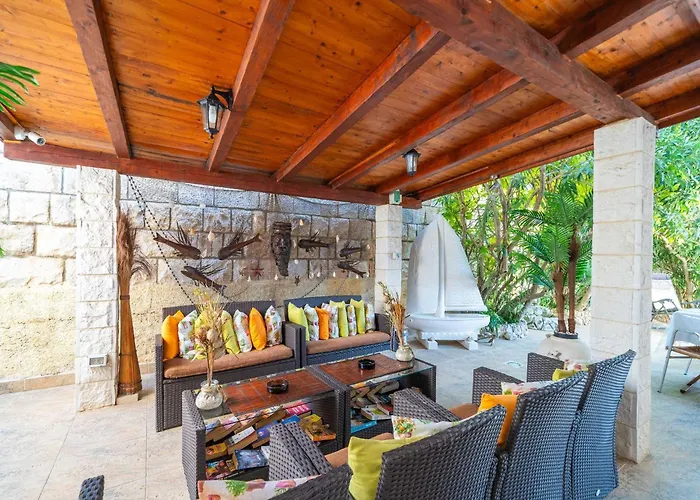 Aura - Comfort 8 With Shared Swimming Pool * Ragusa