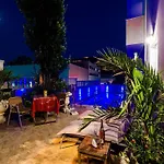 Apartment Aura - Comfort 8 With Shared Swimming Pool *